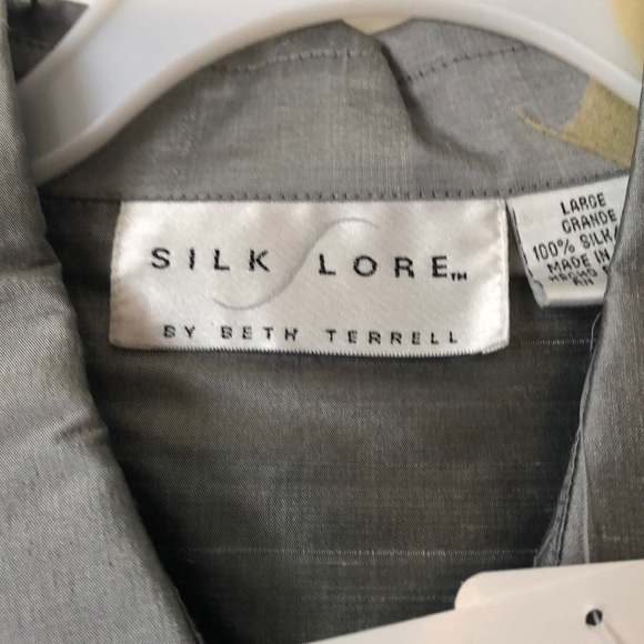 Woman’s large Silk Lore long sleeve blouse - Picture 2 of 4